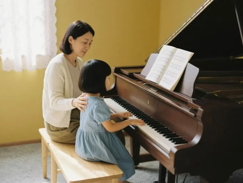 娃学琴选二手钢琴？牌子这么挑超省心