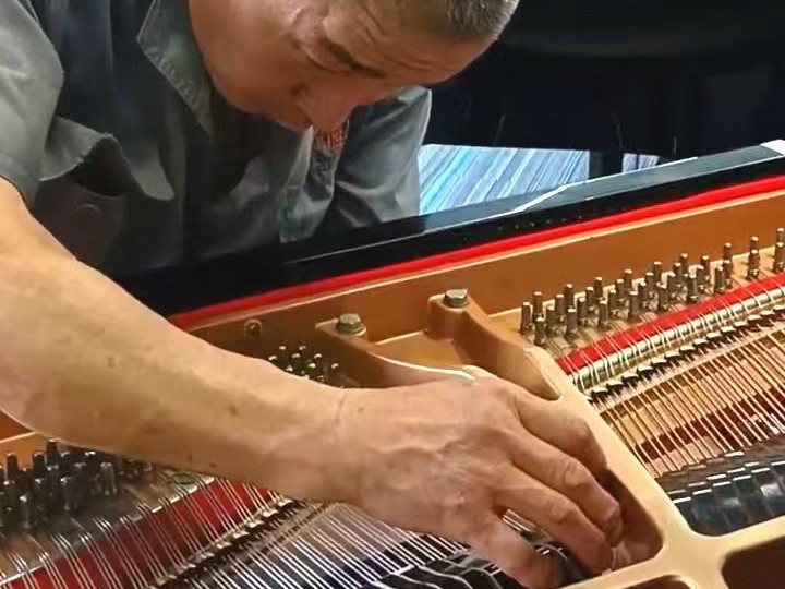 为什么钢琴比赛都选择顶胜钢琴出品的日本进口二手三角钢琴？