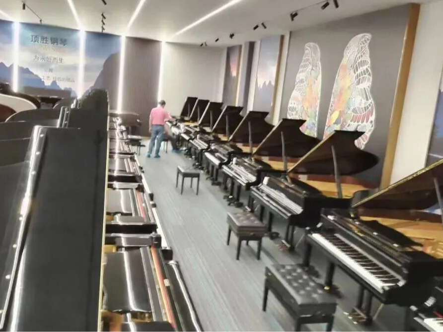 上海<i style='color:red'>顶胜钢琴</i>：日本二手钢琴打破高价，音乐梦想不费钱