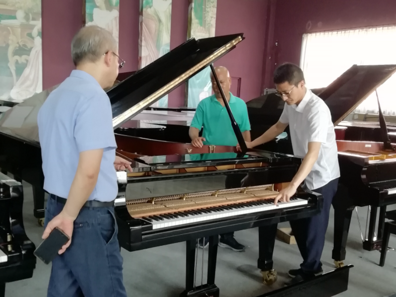 选琴纠结？日本二手钢琴和国产新琴比，5个维度算清账，谁划算一看就懂！