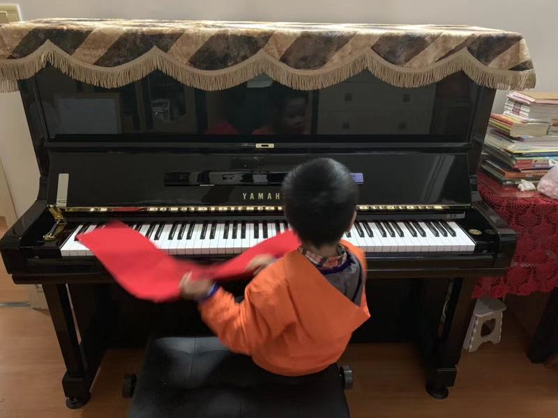 琴童家长必看！用对第一台钢琴，孩子兴趣翻倍