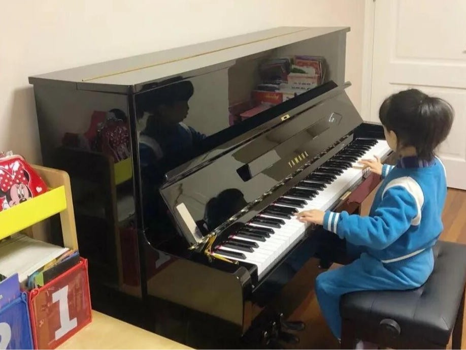 居家练琴别乱买！日本二手钢琴省钱逻辑，家长看完不亏