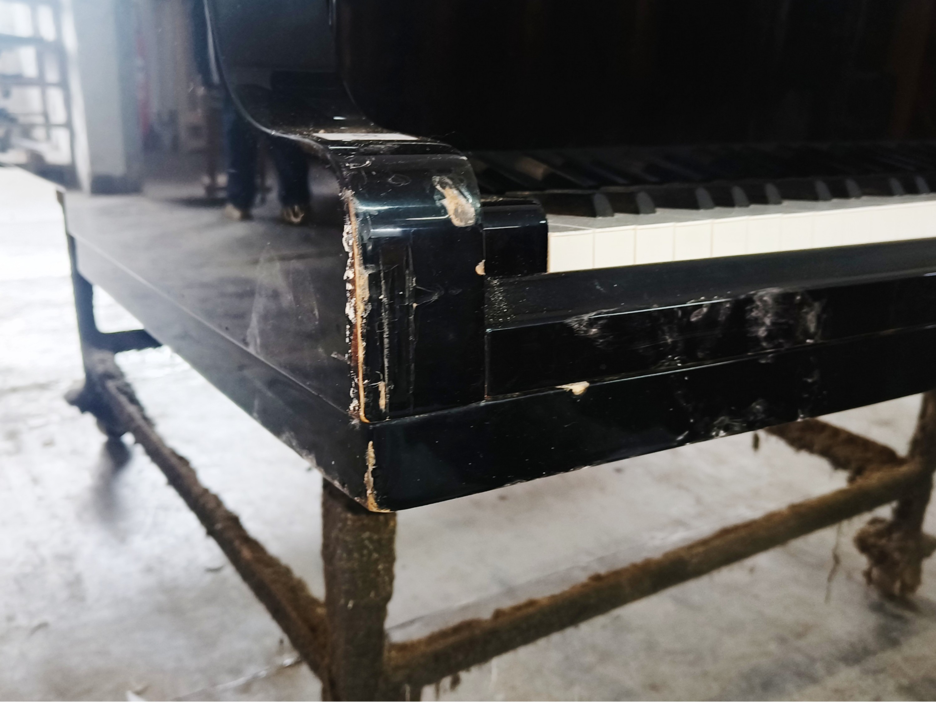 🎹钢琴磕碰掉漆了，自己能修补吗？超全攻略来啦