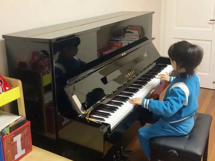 普通家庭音乐梦：不用吃土，日本二手琴改写孩子童年？