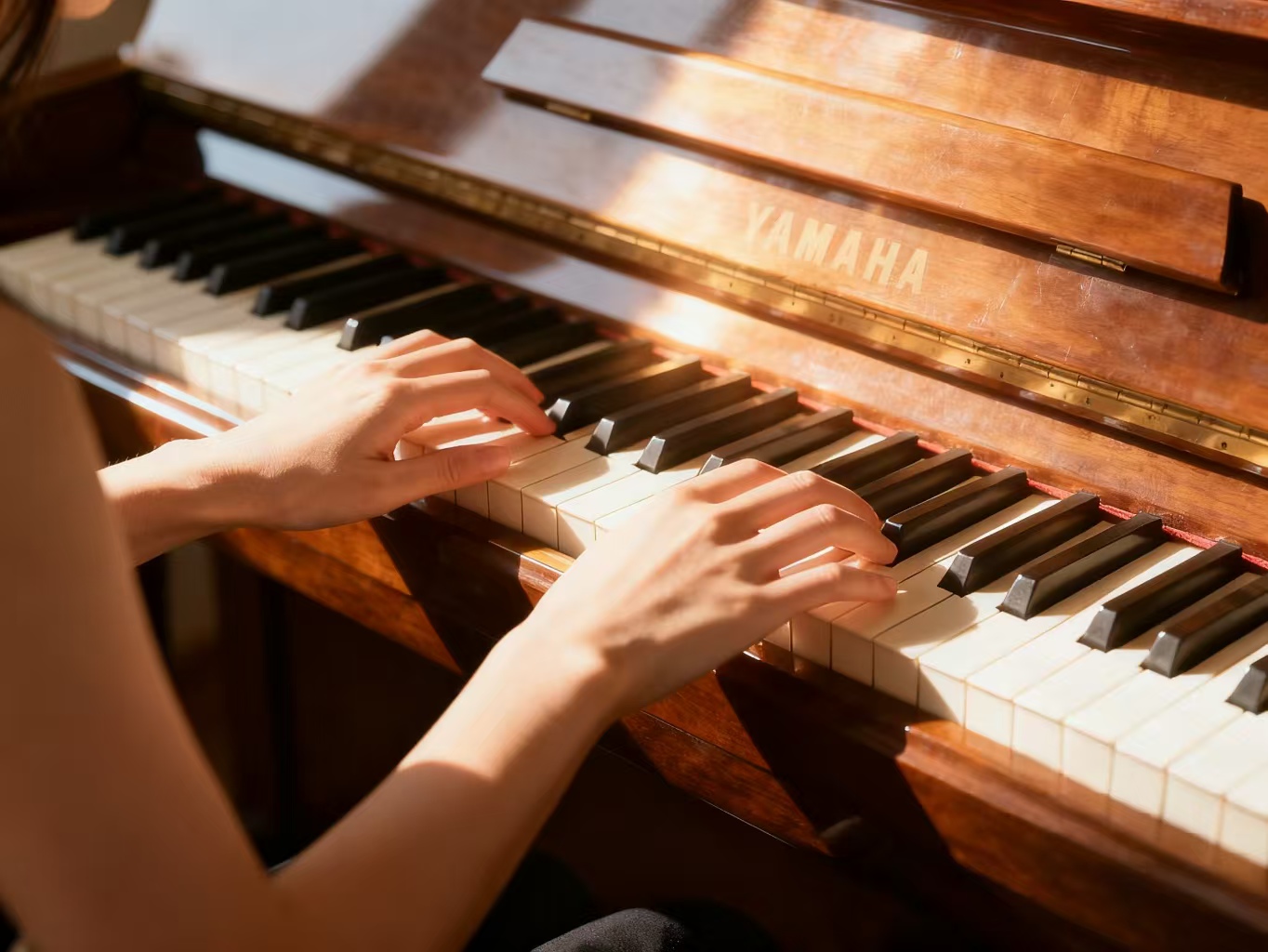 指尖碰陌生钢琴慌了？这招帮你打消舞台小忐忑！
